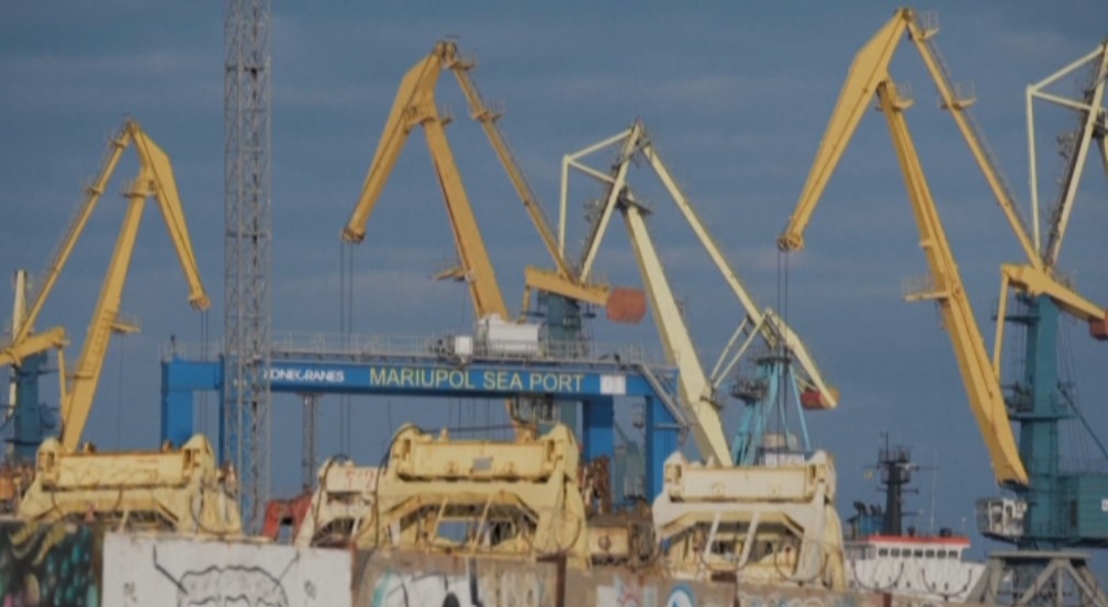 Надежда за семействата на блокираните моряци на кораб в Мариупол